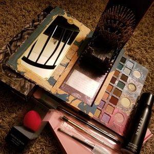 🆕️Urban Decay, Game Of Thrones Bundle